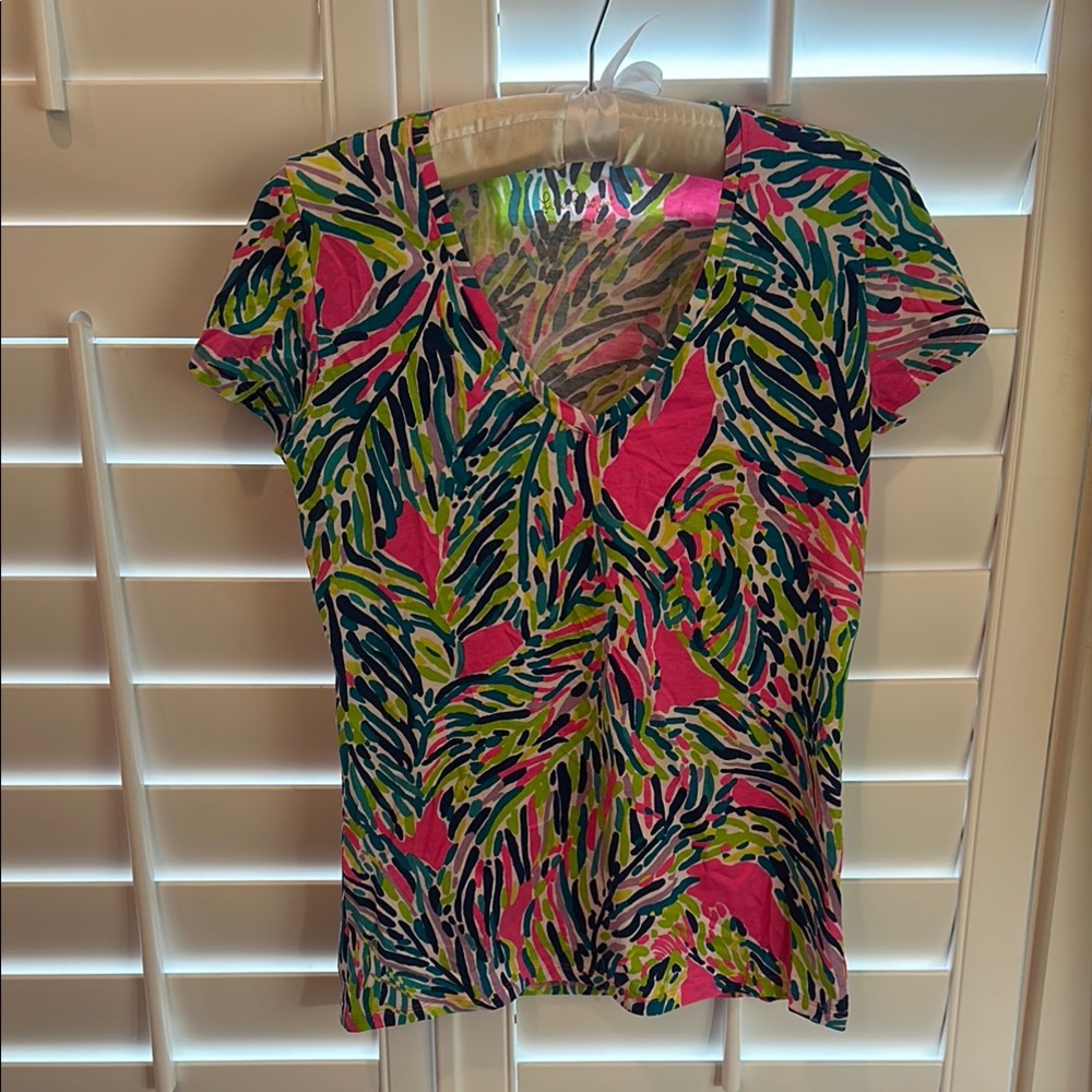 Lilly Pulitzer Pink and Black Graphic Fitted Blouse